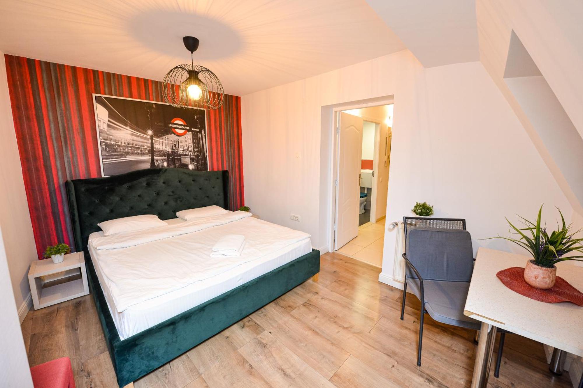 The Lincoln Suites - Central Shabbat Friendly Apartments Bucarest Esterno foto