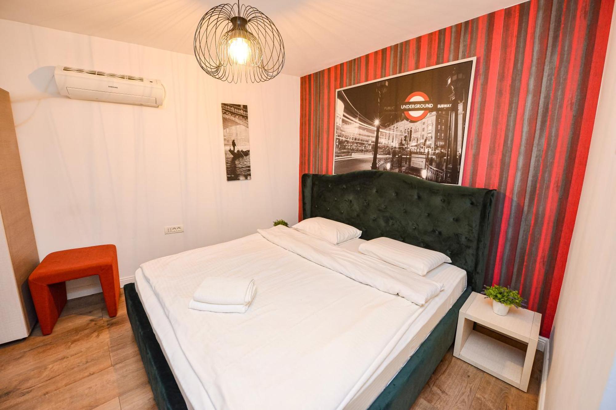 The Lincoln Suites - Central Shabbat Friendly Apartments Bucarest Esterno foto