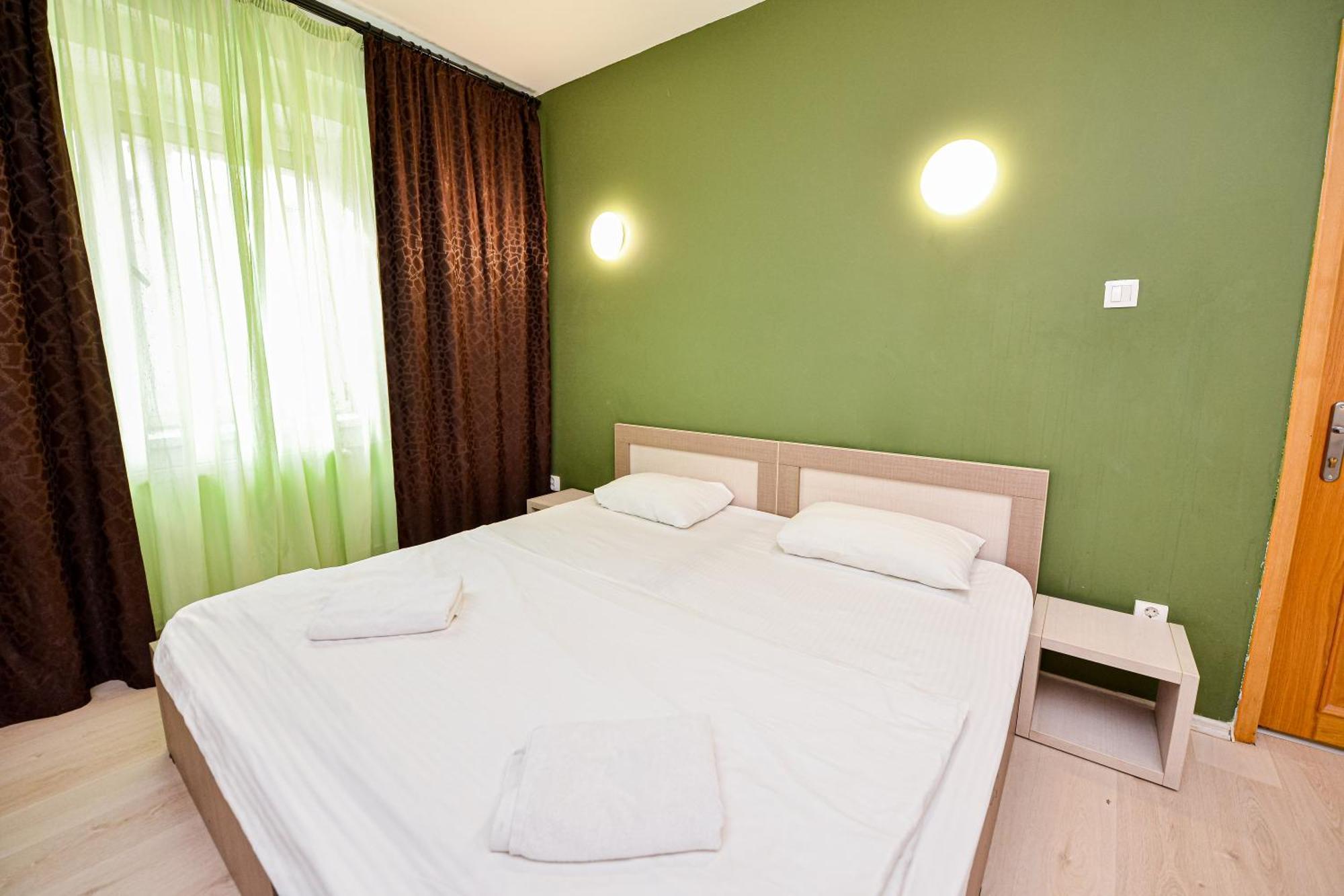 The Lincoln Suites - Central Shabbat Friendly Apartments Bucarest Esterno foto