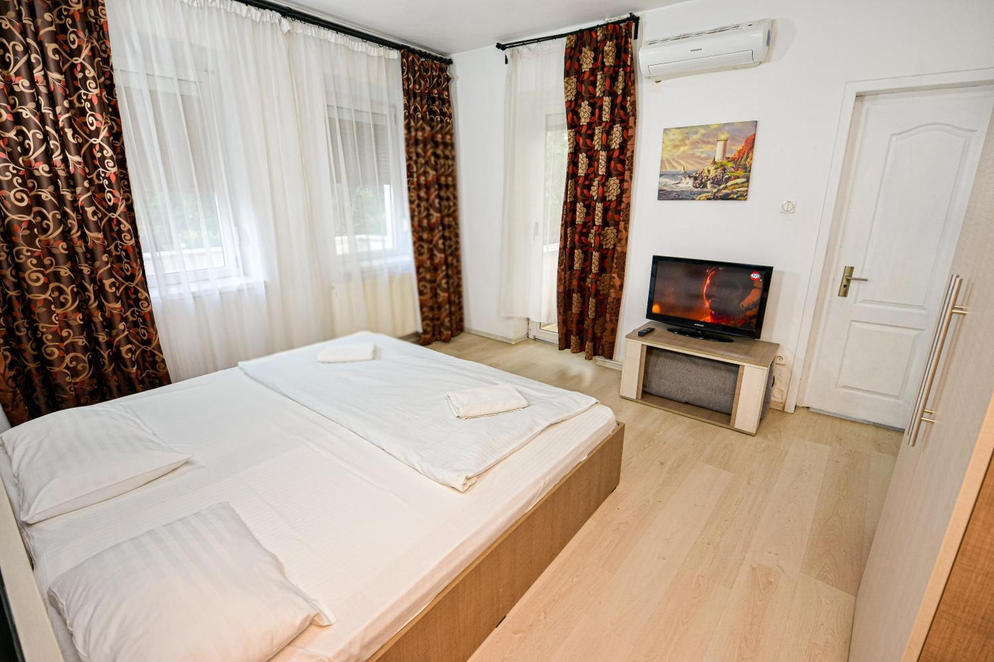 The Lincoln Suites - Central Shabbat Friendly Apartments Bucarest Esterno foto