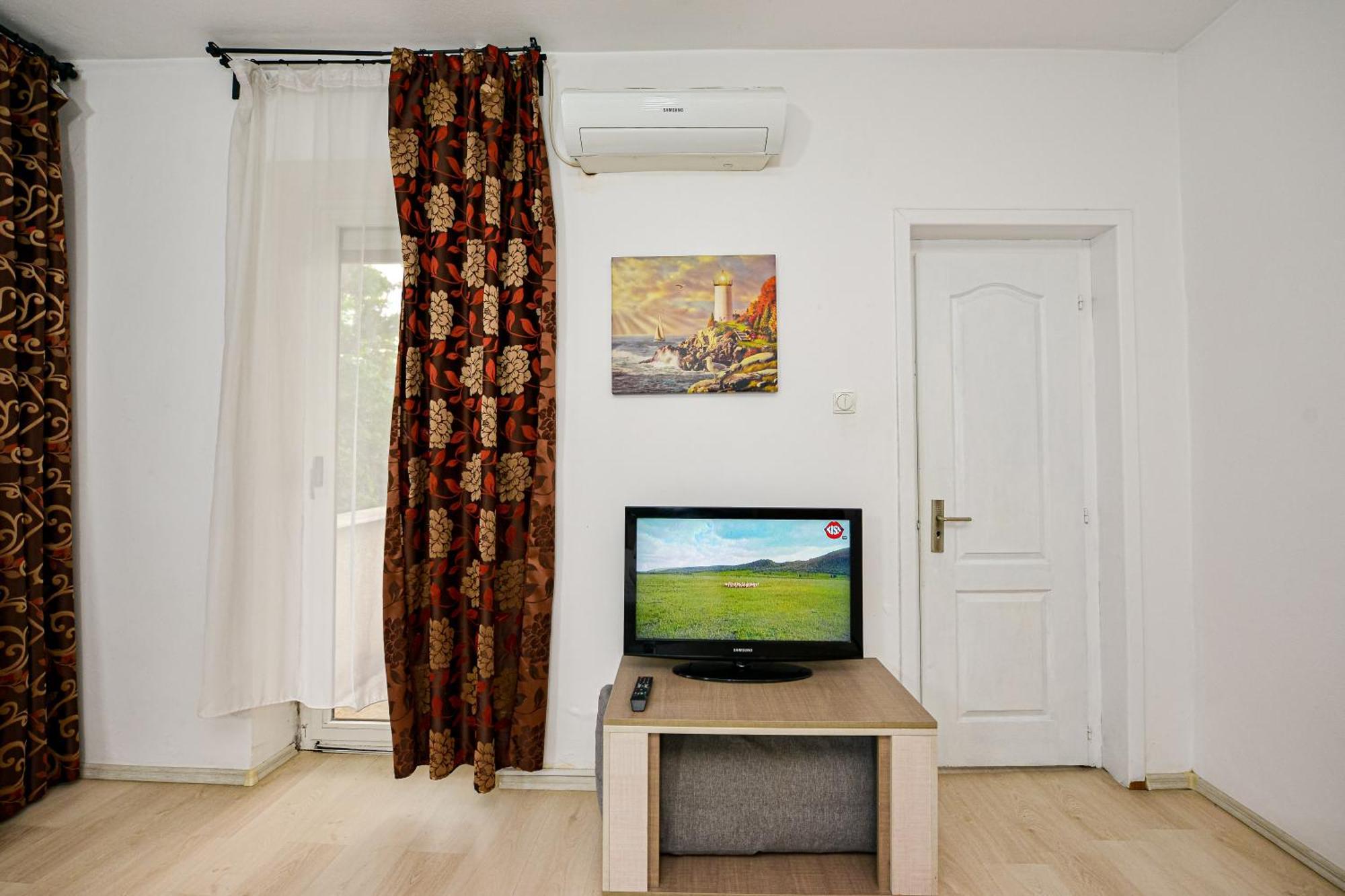 The Lincoln Suites - Central Shabbat Friendly Apartments Bucarest Esterno foto
