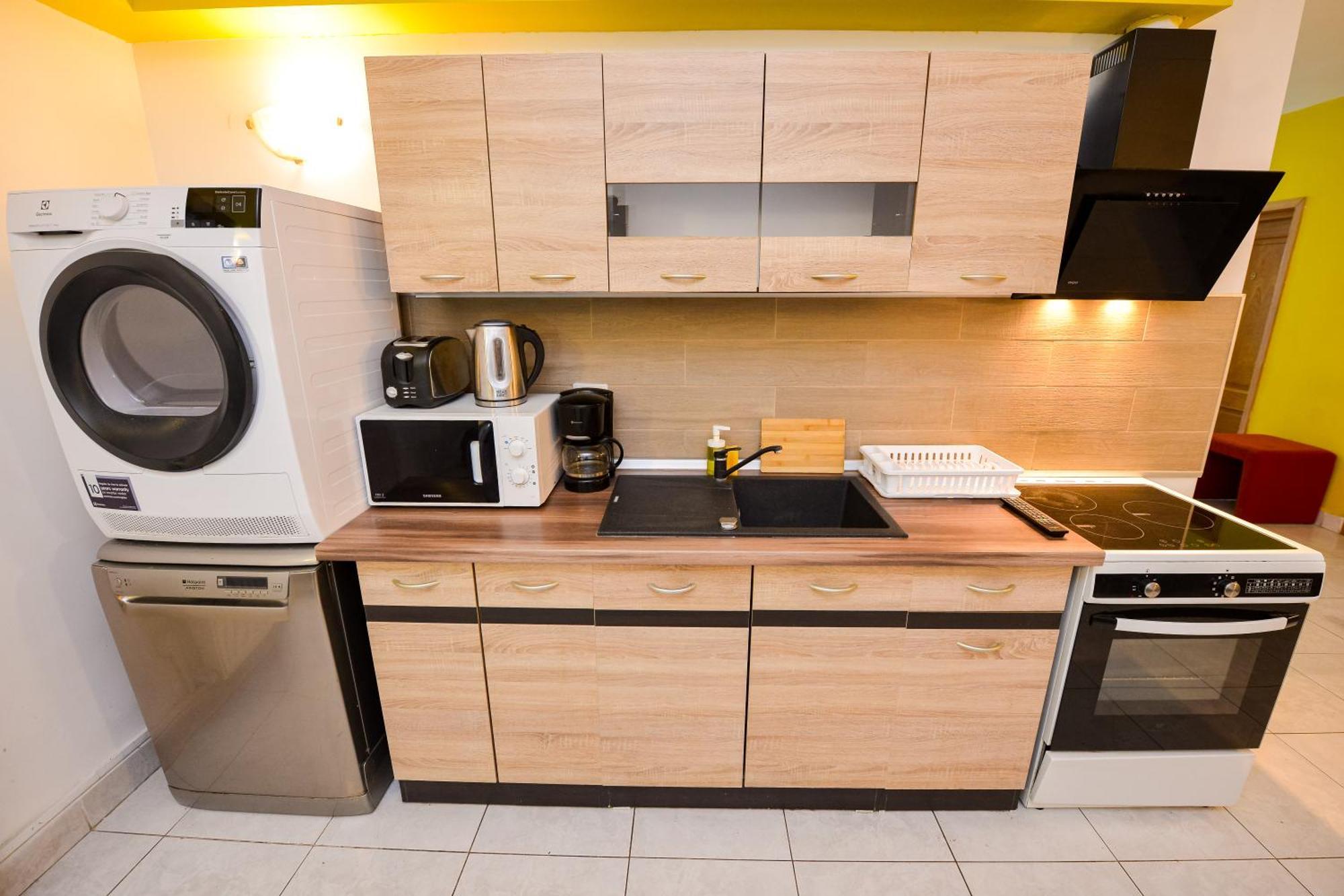 The Lincoln Suites - Central Shabbat Friendly Apartments Bucarest Esterno foto