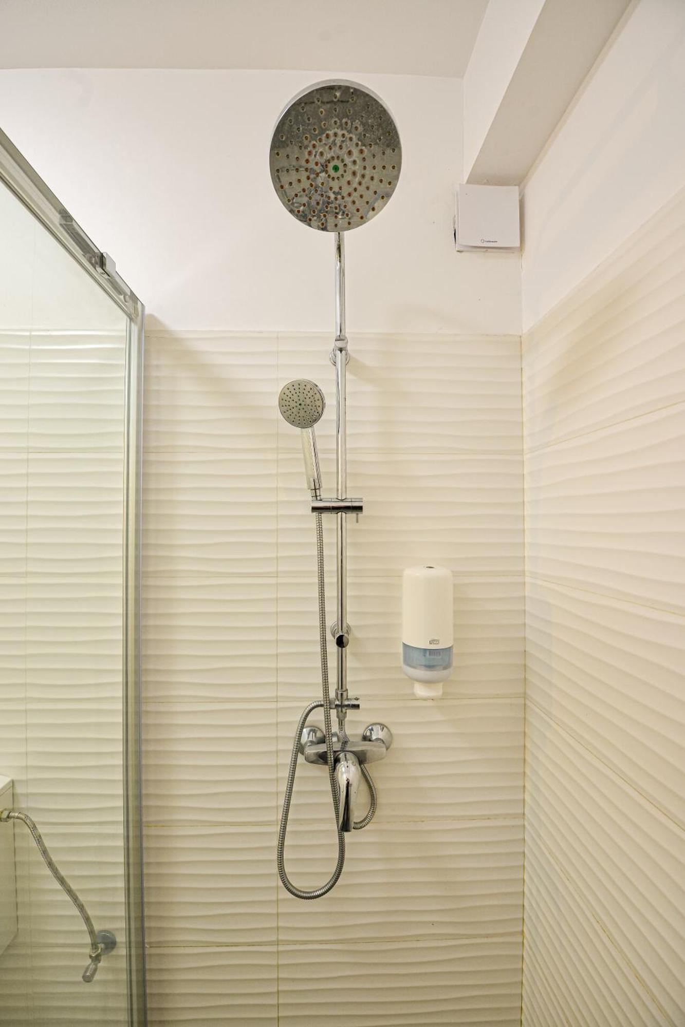 The Lincoln Suites - Central Shabbat Friendly Apartments Bucarest Esterno foto