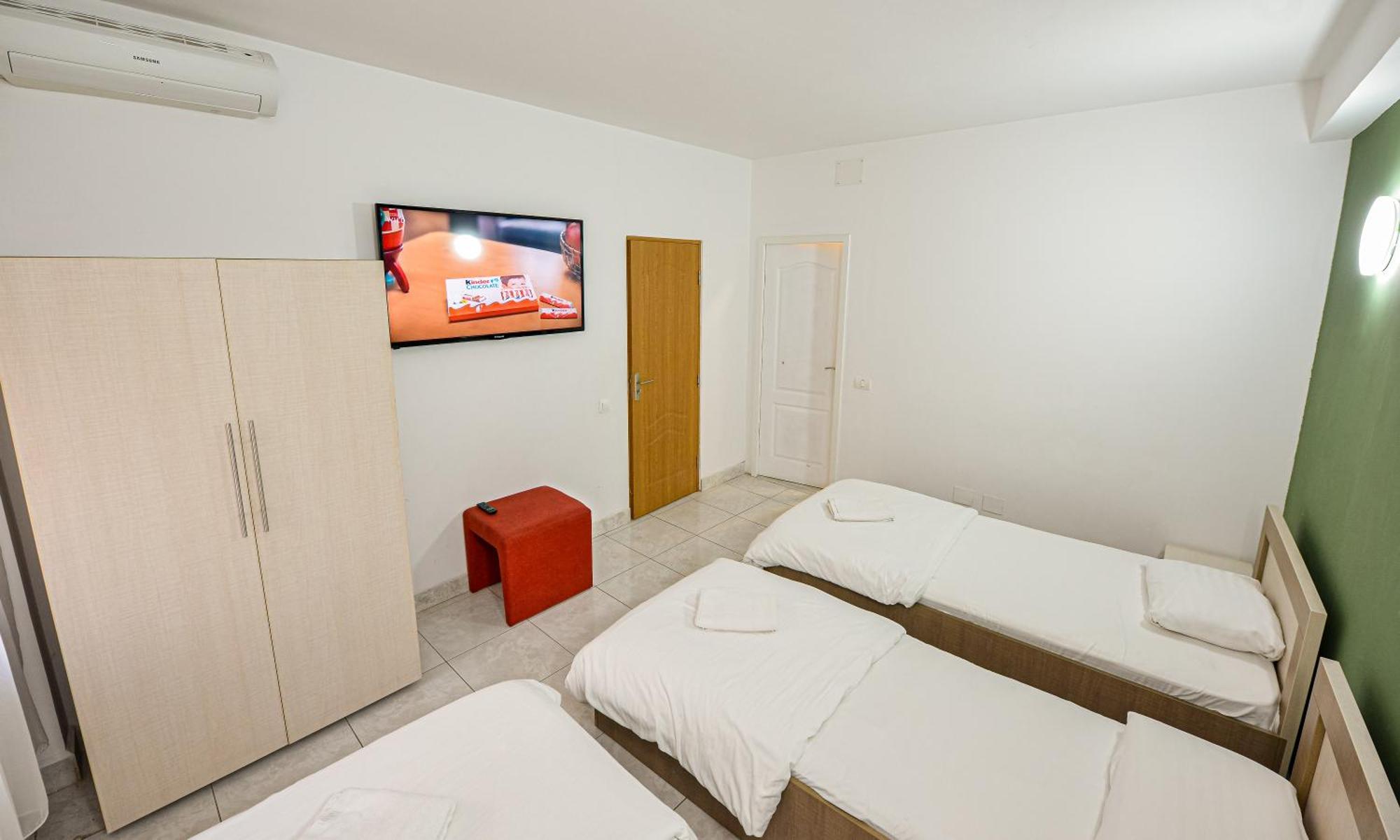 The Lincoln Suites - Central Shabbat Friendly Apartments Bucarest Esterno foto