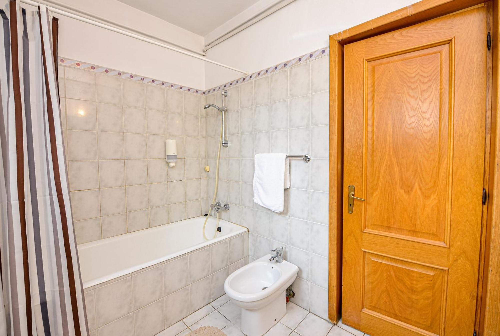 The Lincoln Suites - Central Shabbat Friendly Apartments Bucarest Esterno foto