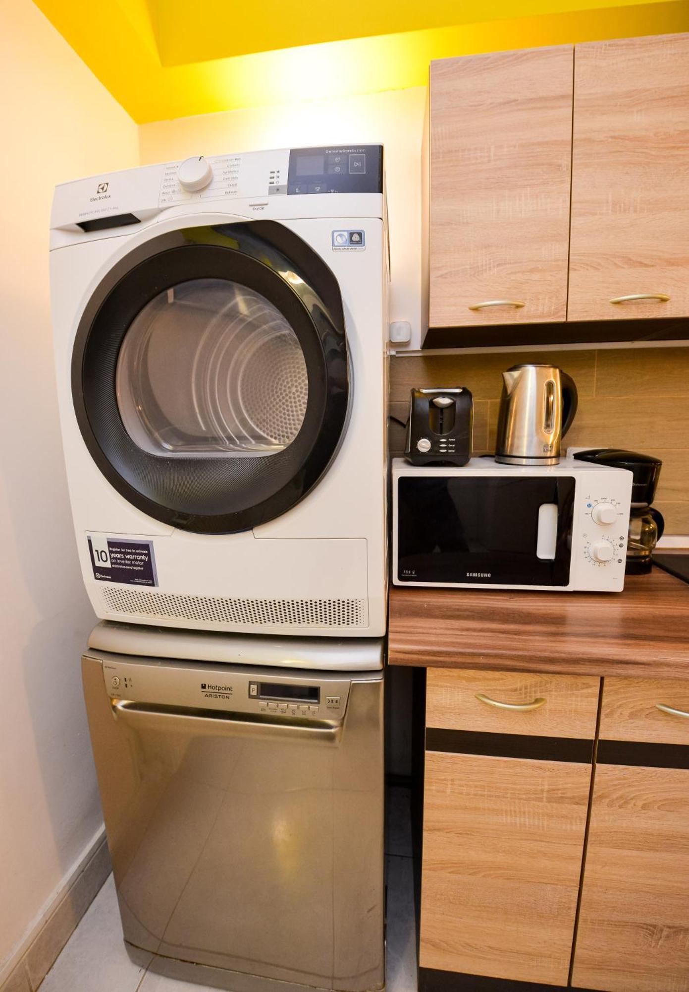 The Lincoln Suites - Central Shabbat Friendly Apartments Bucarest Esterno foto